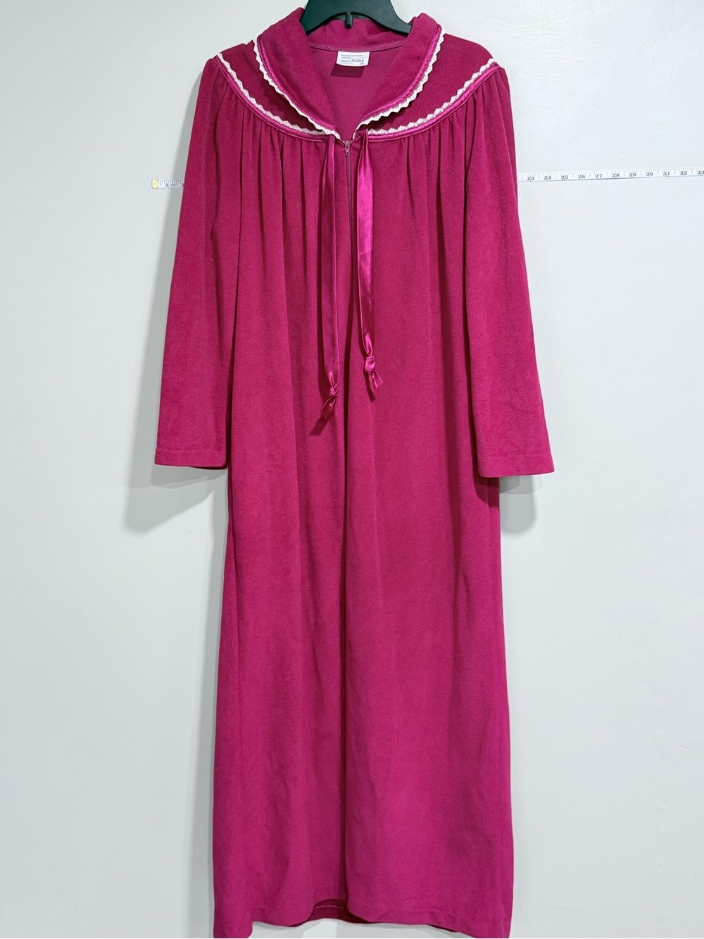* Vintage* JCPenny Fuchsia Full-Length Robe with Ribbon Neck Tie